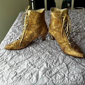 Vintage Special Occasions by Saugus Shoe Gold Floral Brocade Victorian Lace-Up A
